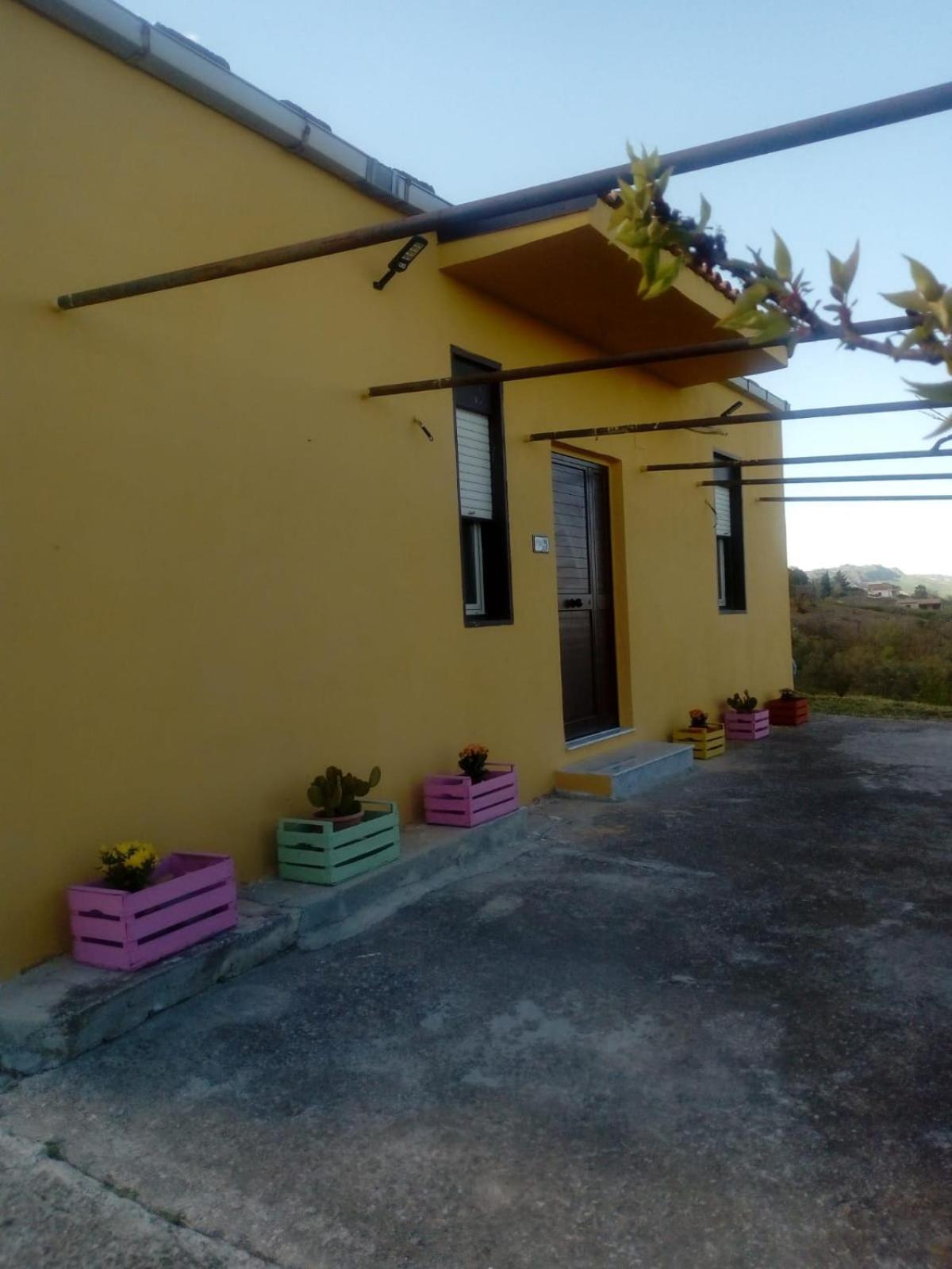 Casa Vacanze Sicilia Casteltermini Екстер'єр фото